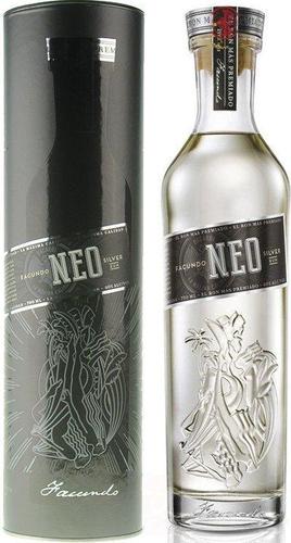 NEO Silver Rum 40% Vol. 0,7l in Giftbox
