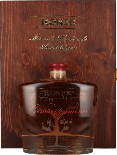 Grappa Gewürztraminer Riserva 40% Vol. 0,7l in Wooden box