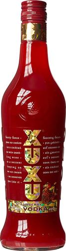 XUXU Strawberry Liqueur with Vodka 15% Vol. 0,7l