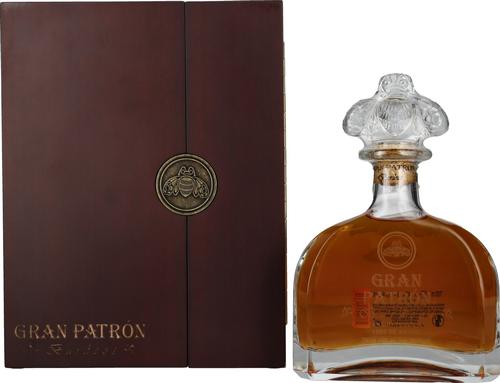 Tequila BURDEOS Añejo 100% de Agave 40% Vol. 0,7l in Wooden case